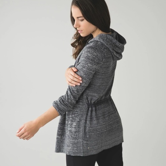 Lululemon Peace Of Mind Wrap - Picture 2 of 16